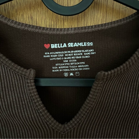 Bella Seamless Brown Ribbed V Neck Crop Top - Picture 4 of 4